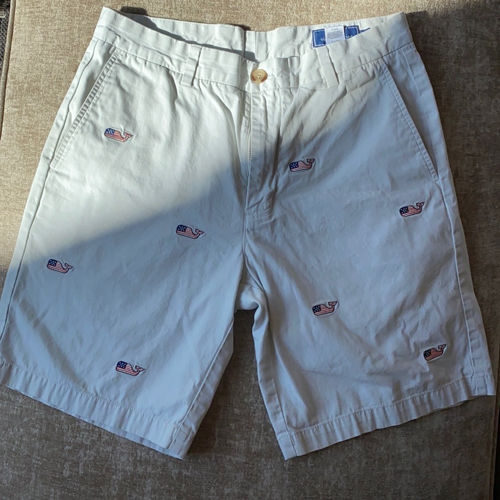 Vineyard vines breaker shorts.  size-32
